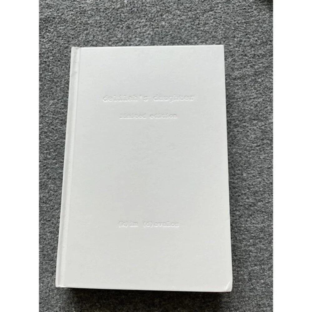 Delilah's Daughter Poetry Book‎ Unisex OS White Excellent Limited Ed Numbered